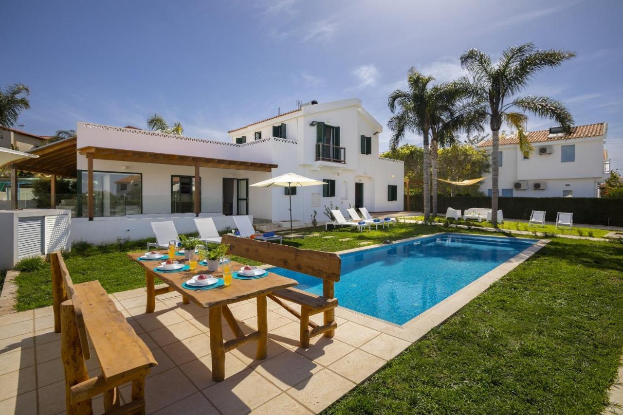 The Apple Tree Villa โปรทาราส ภายนอก รูปภาพ