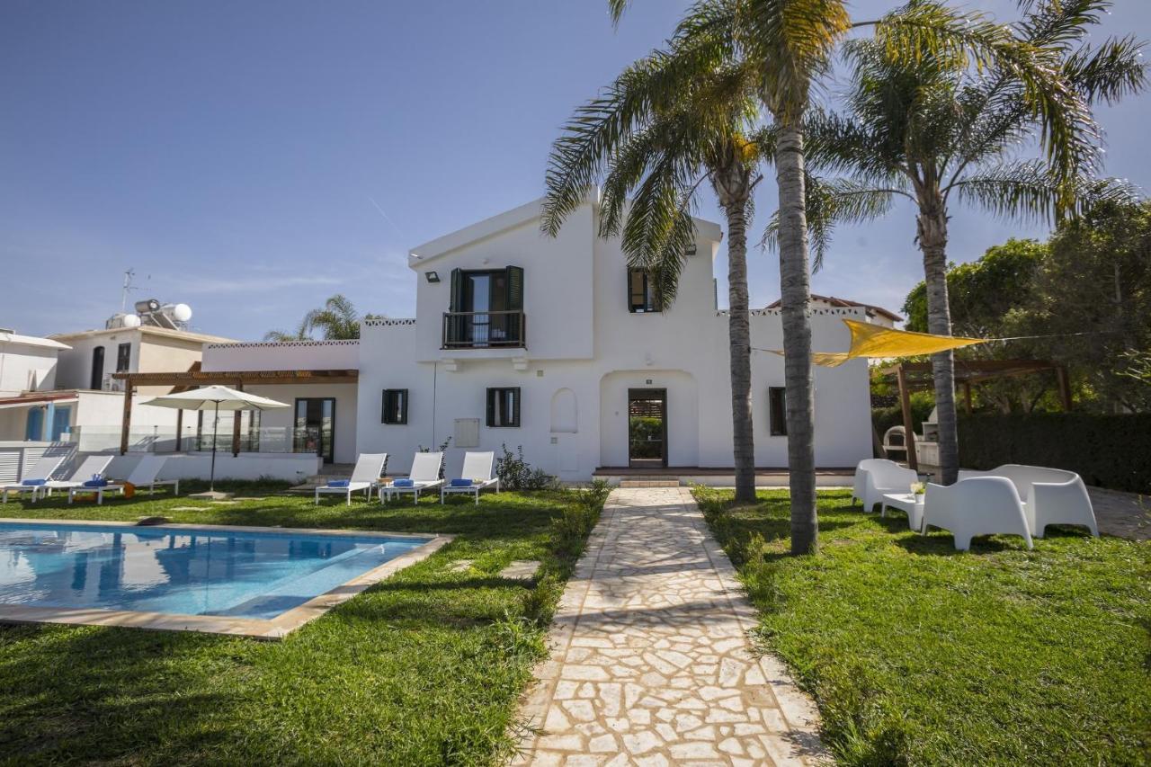 The Apple Tree Villa โปรทาราส ภายนอก รูปภาพ